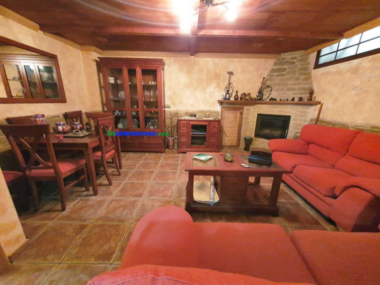 Se vende fantastica casa en el centro, a un paso de la Plaza del Ayuntamiento.