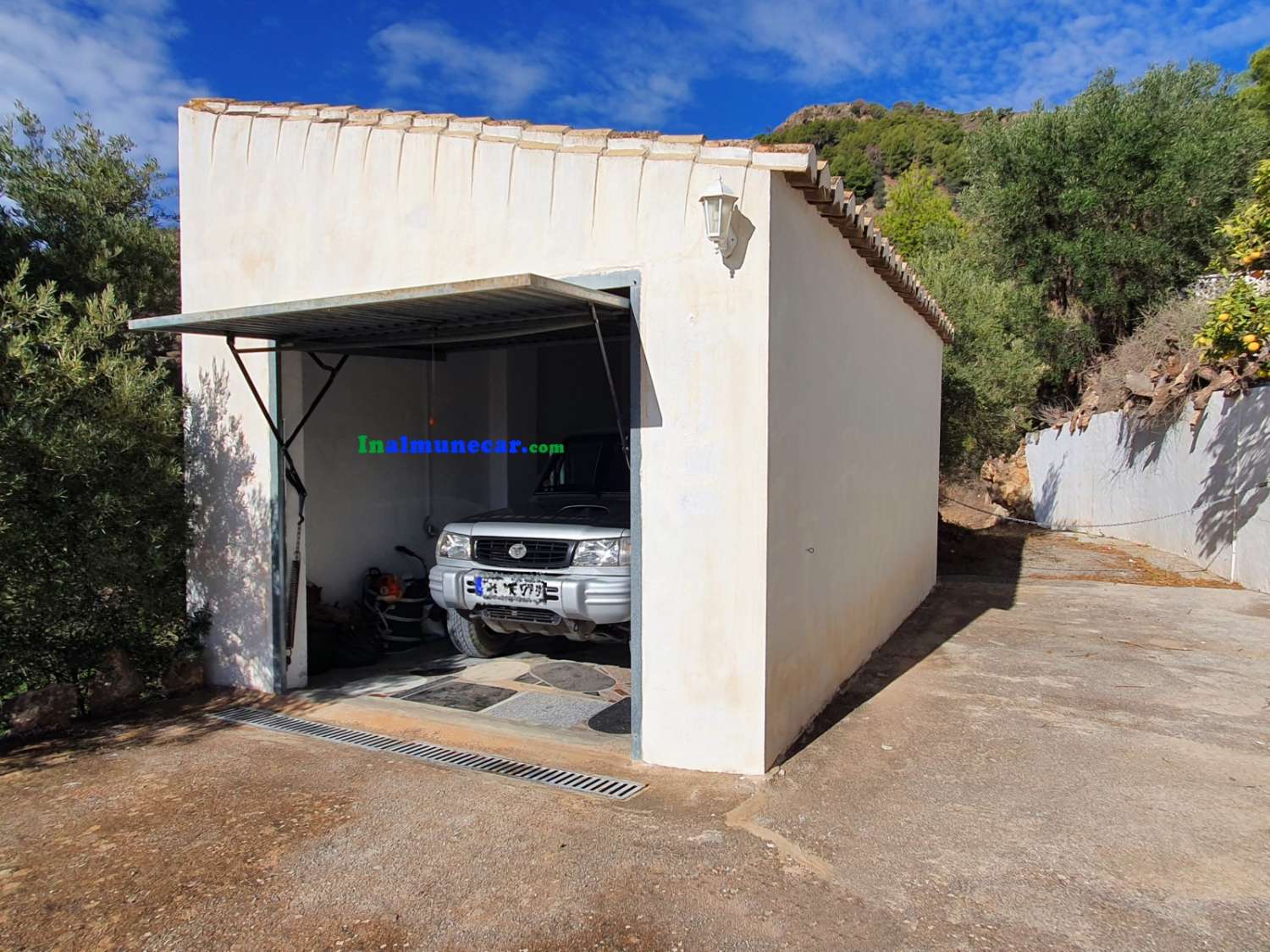 Se vende bonito cortijo en paraje de Gelibra de Almuñecar