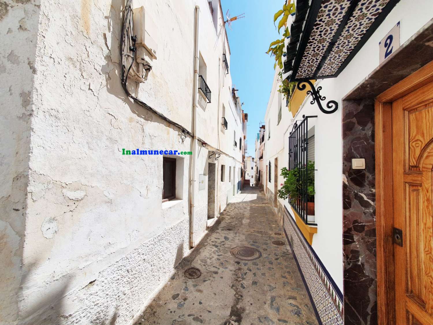 Se vende casa de pueblo situada en el casco histórico de Almuñécar - con licencia turistica