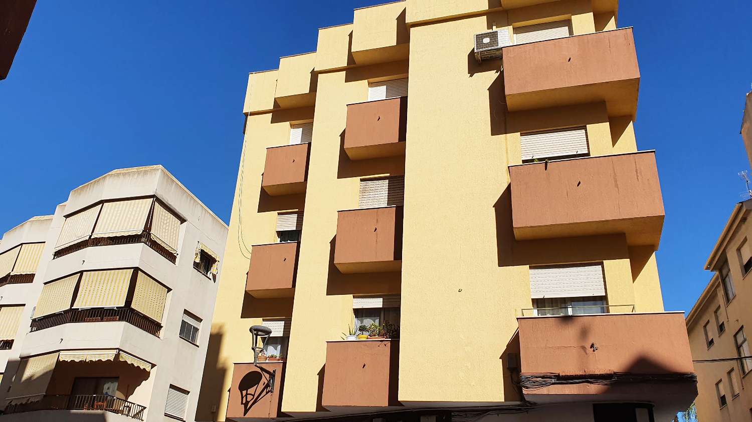 Appartement à vendre à Almuñecar, à côté de la Plaza Madrid, centre.