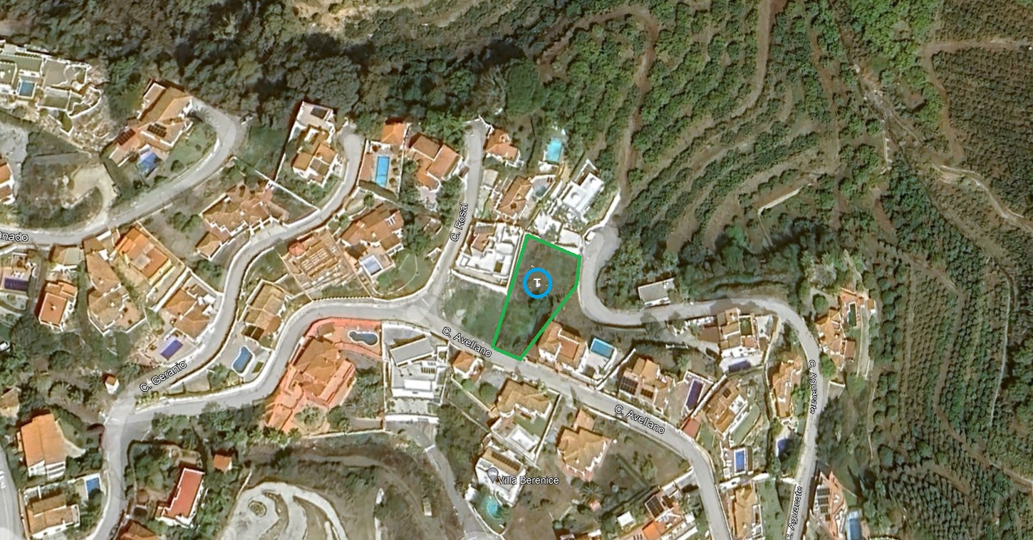 Urban plot for sale in Monte de los Almendros with beautiful sea and mountain views