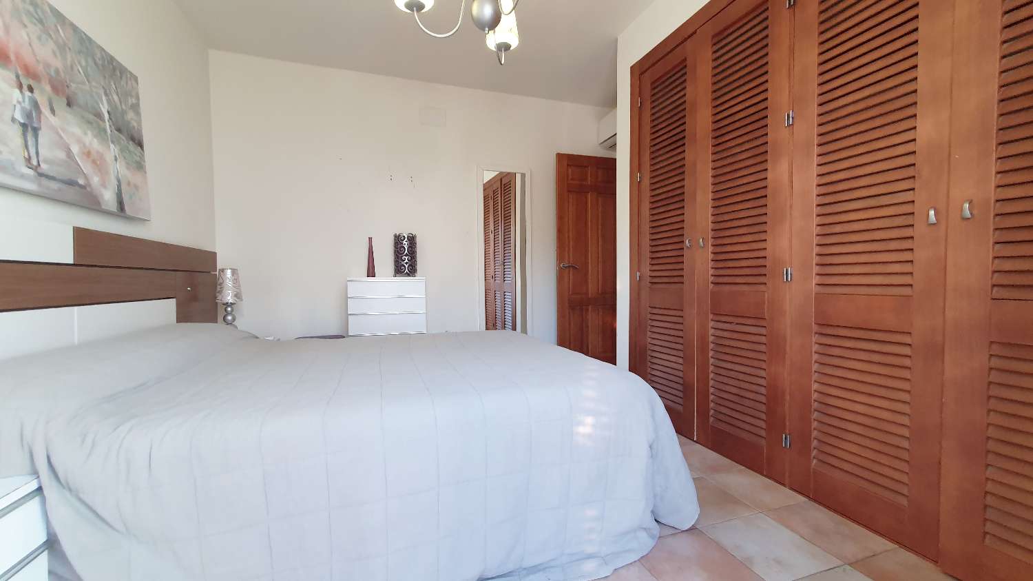 Apartment for sale in Almuñecar with large terrace and close to San Cristobal beach