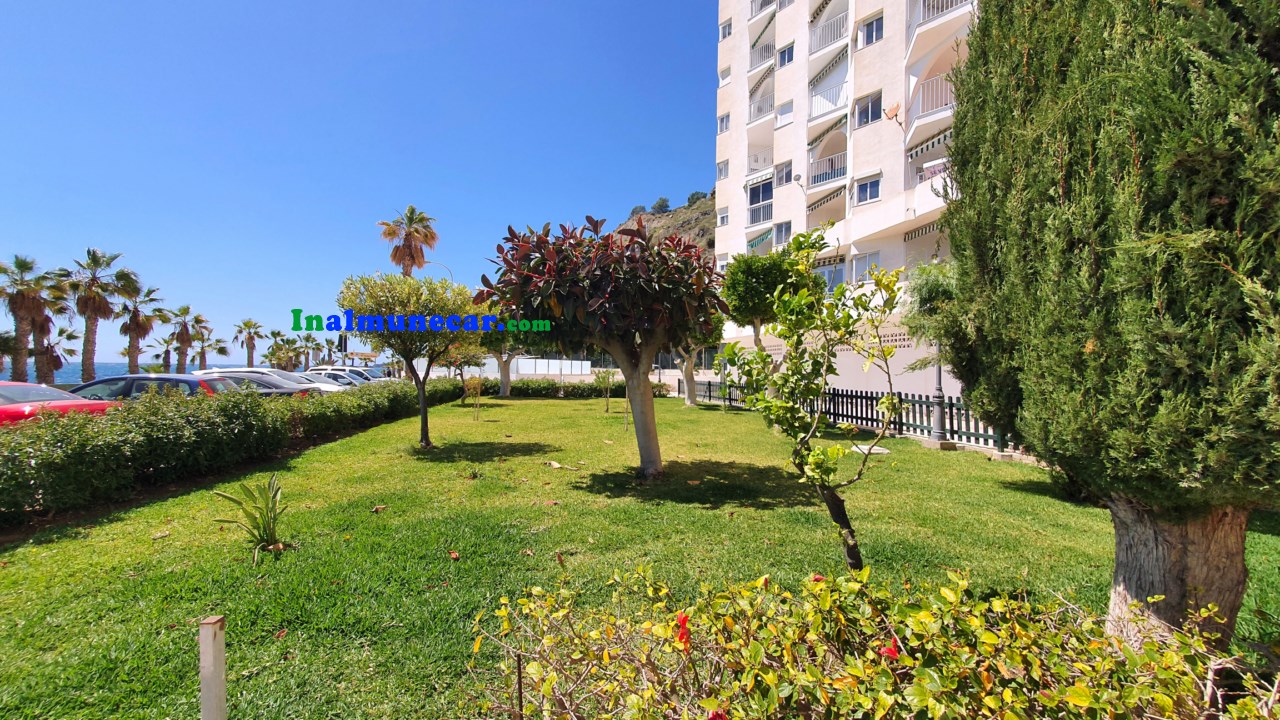 Apartment for sale on the beachfront, Paseo de Cotobro, Almuñécar, Costa Tropical.
