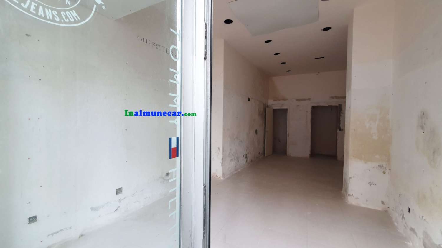 Commercial premises for sale in Town Hall Square, Almuñecar