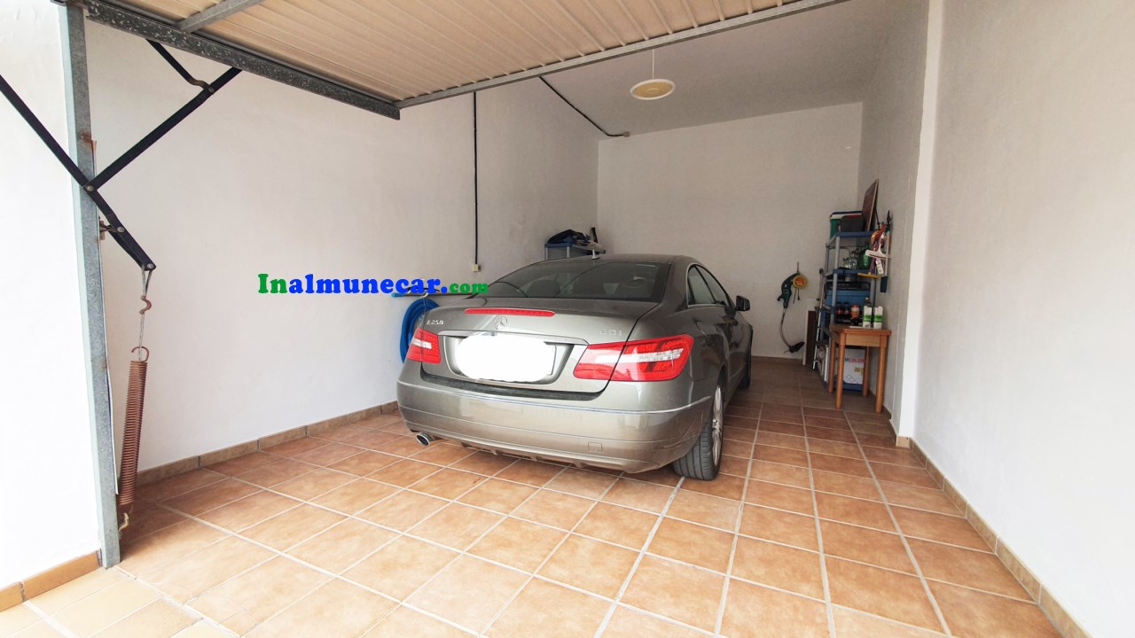 Chalet adosado con vistas al mar y piscina privada en La Herradura