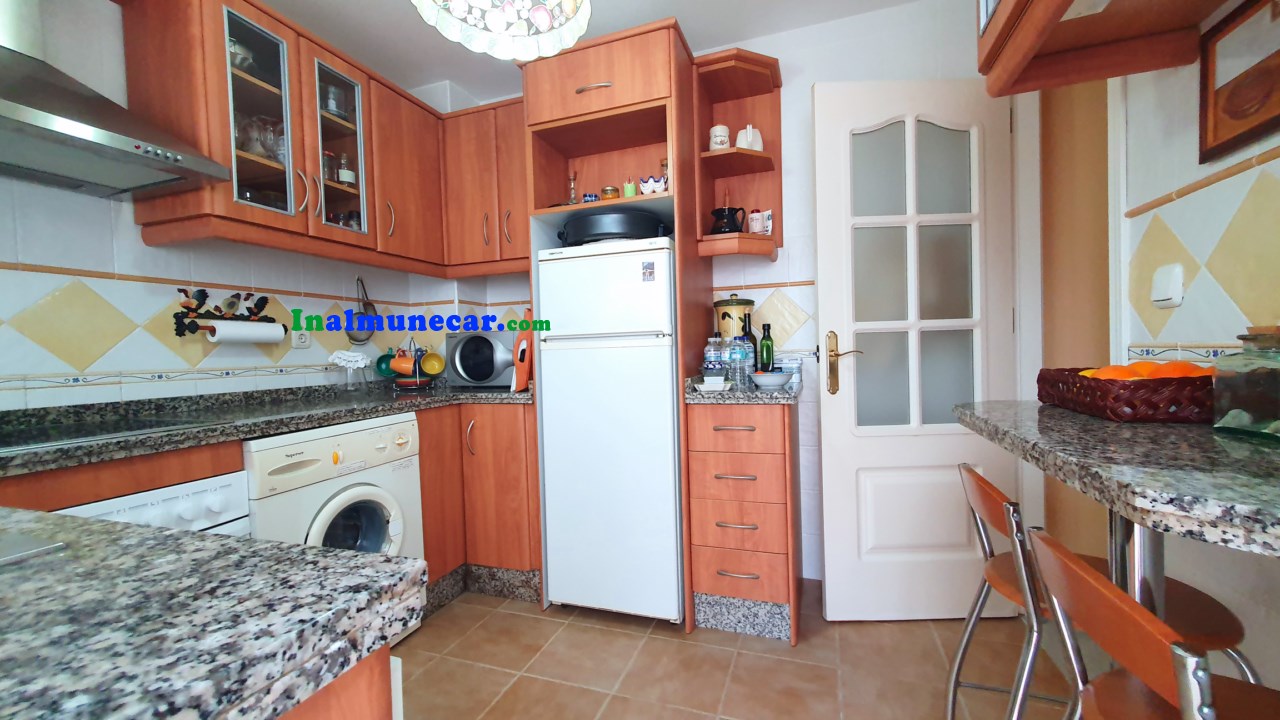 Chalet adosado con vistas al mar y piscina privada en La Herradura