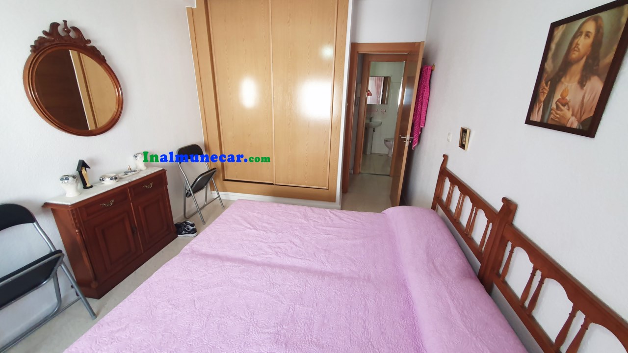 Apartamento de 2 dormitorios en venta en Playa Pozuelo, Almuñecar