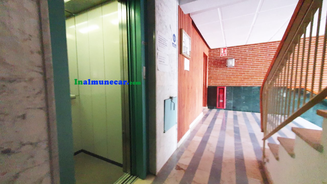 Apartamento de 2 dormitorios en venta en Playa Pozuelo, Almuñecar