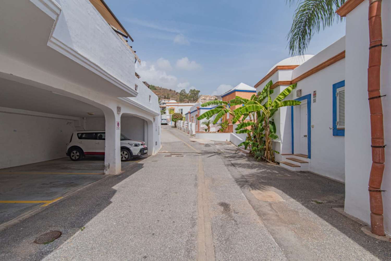 Duplex à louer dans l’urbanisation Arroyo Marinos, Playa San Cristóbal, Almuñecar.