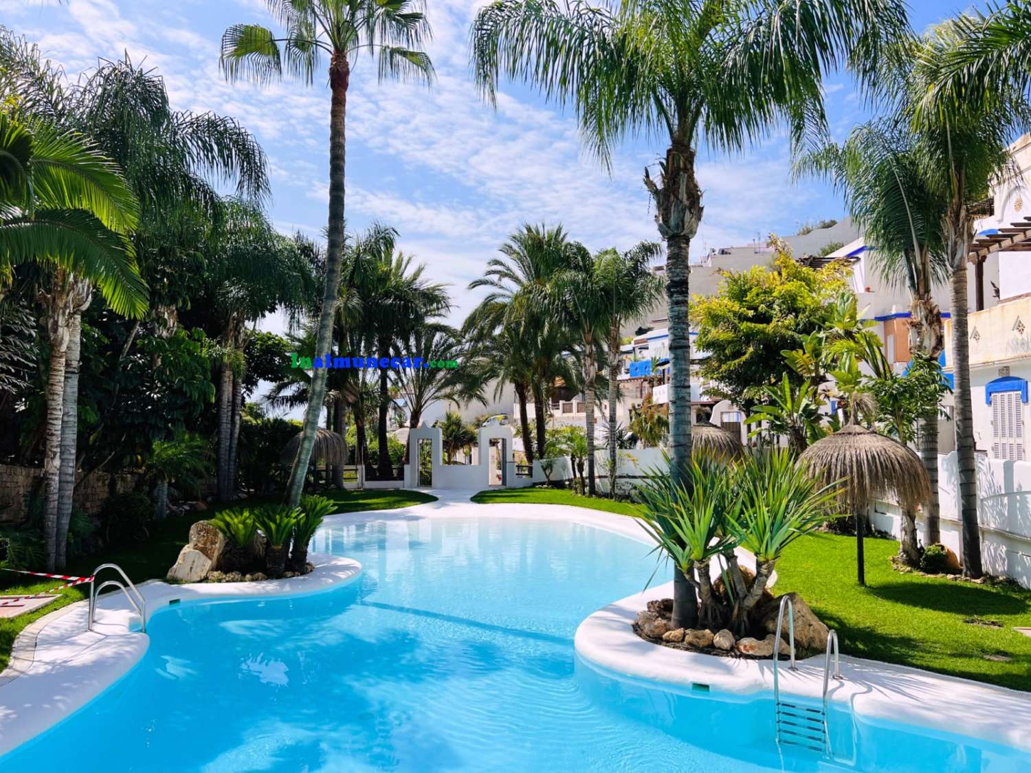 Duplex à louer dans l’urbanisation Arroyo Marinos, Playa San Cristóbal, Almuñecar.