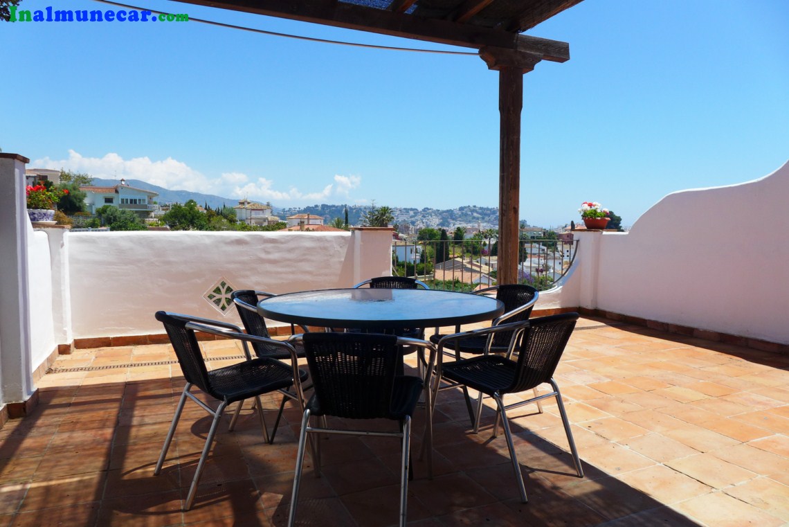 Duplex à louer dans l’urbanisation Arroyo Marinos, Playa San Cristóbal, Almuñecar.
