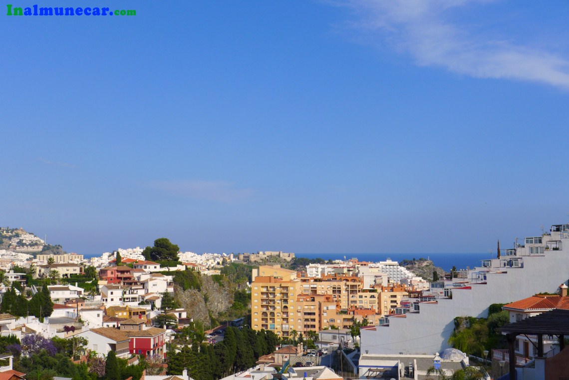 Duplex à louer dans l’urbanisation Arroyo Marinos, Playa San Cristóbal, Almuñecar.