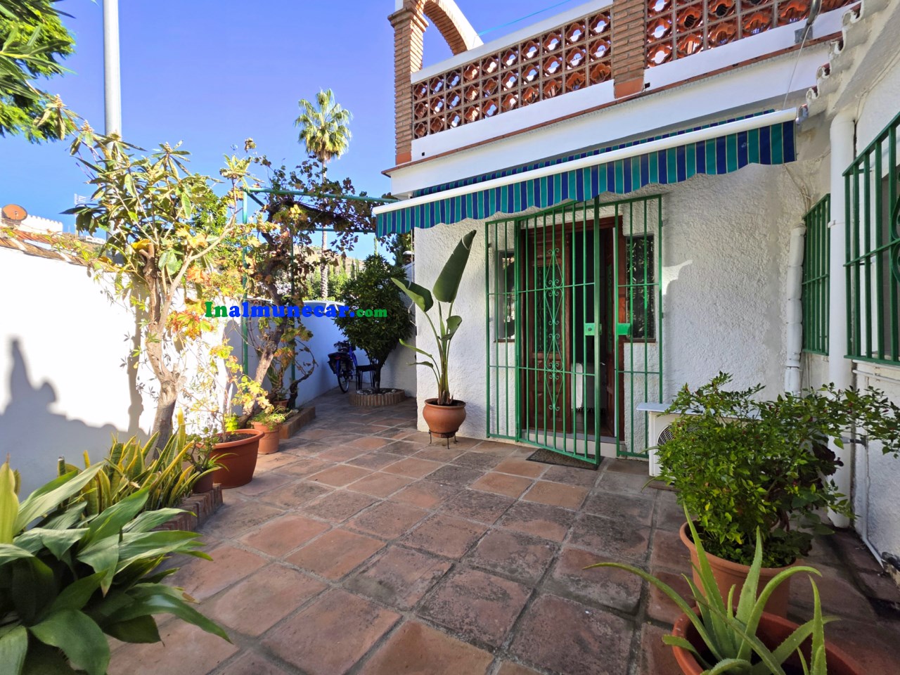Charmantes Haus zum Verkauf ganz in der Nähe des Strandes von Pozuelo in Almuñecar