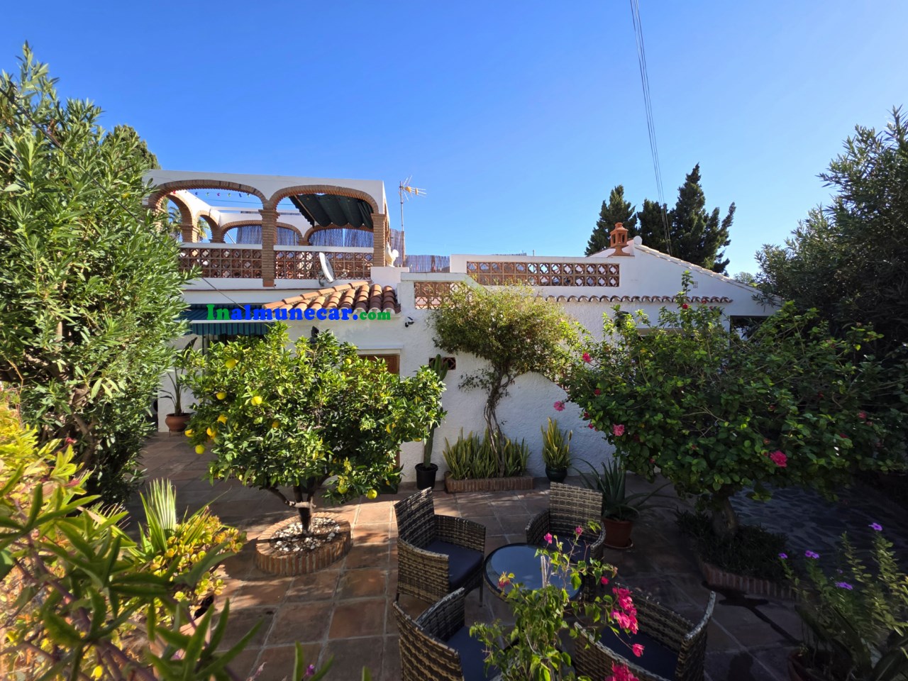 Charmantes Haus zum Verkauf ganz in der Nähe des Strandes von Pozuelo in Almuñecar