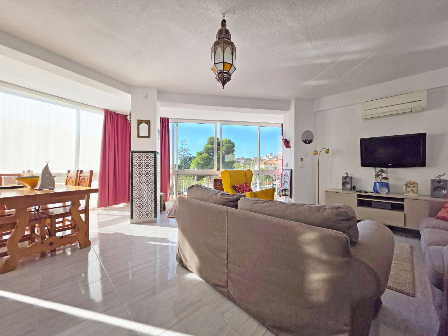 Fantástico apartamento en venta en urbanización con dos piscinas y aparcamiento