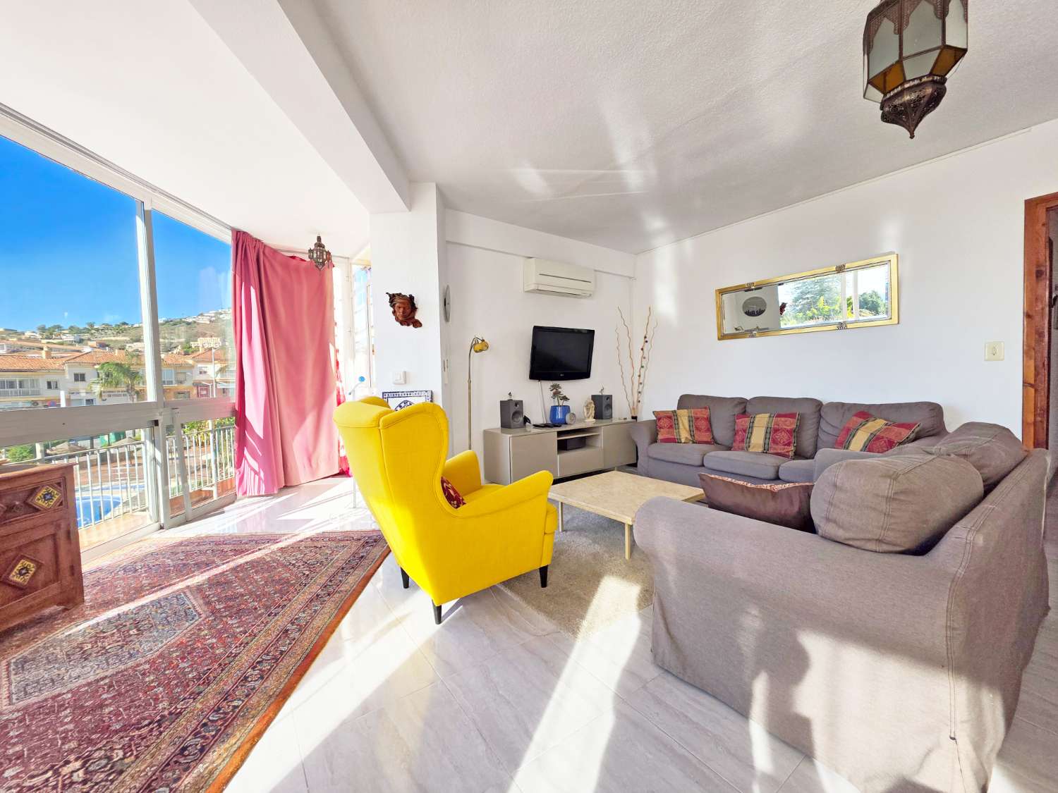 Fantástico apartamento en venta en urbanización con dos piscinas y aparcamiento