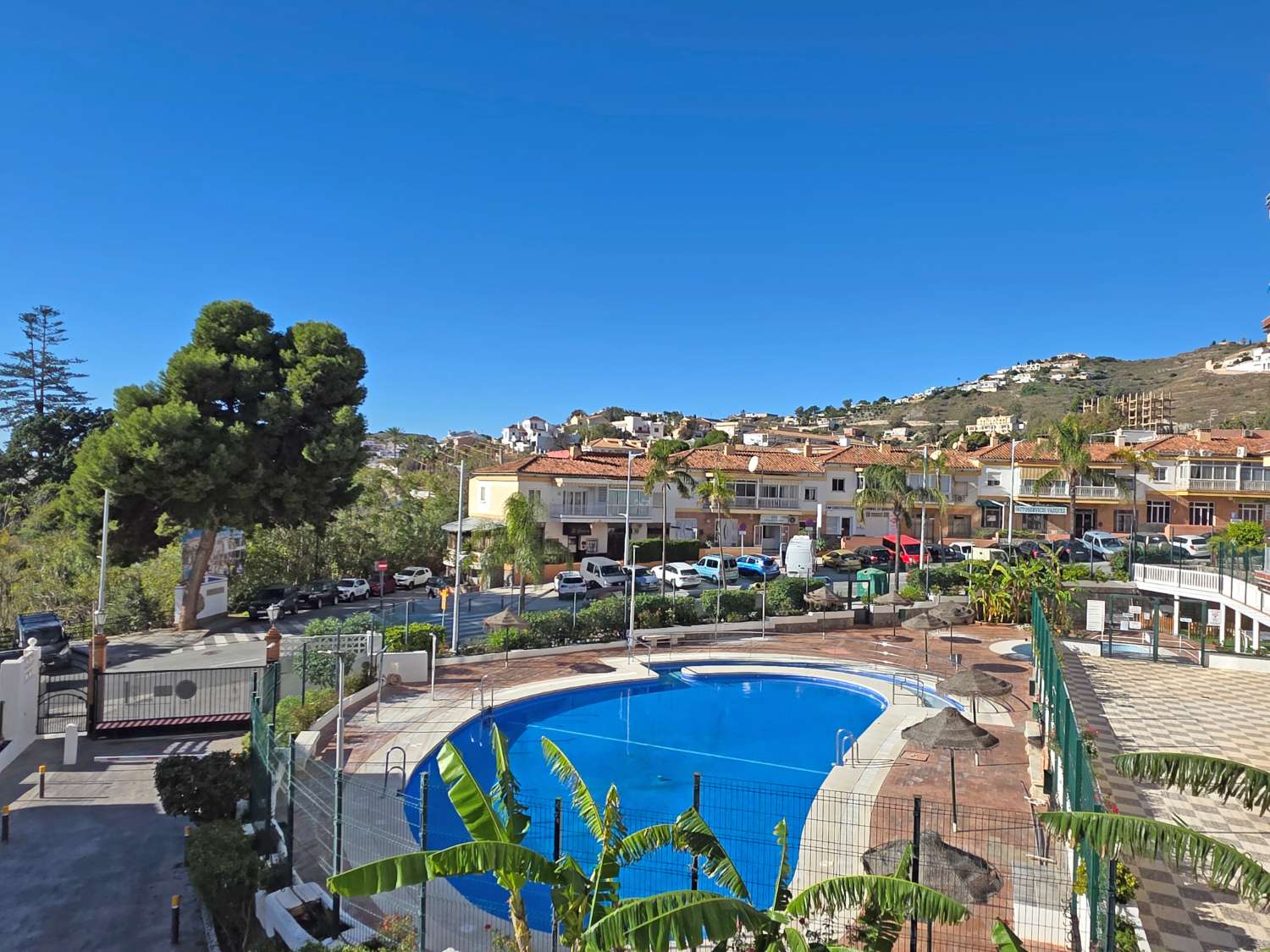 Fantástico apartamento en venta en urbanización con dos piscinas y aparcamiento