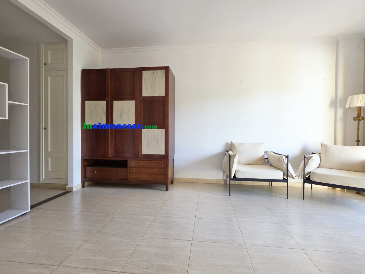 Appartement à vendre dans le centre d’Almuñecar très proche du nouveau marché municipal.