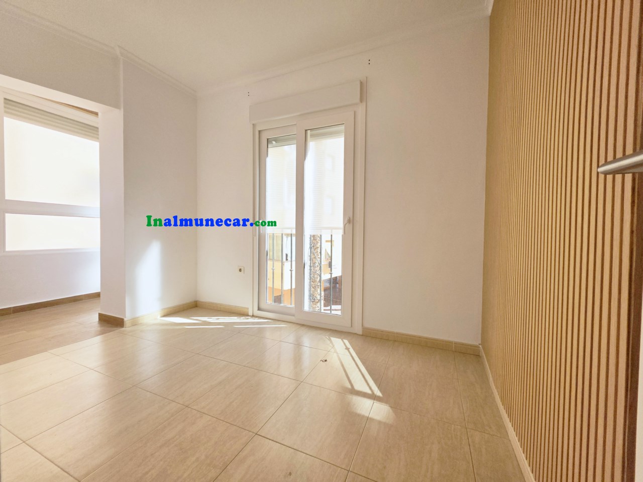 Appartement à vendre dans le centre d’Almuñecar très proche du nouveau marché municipal.