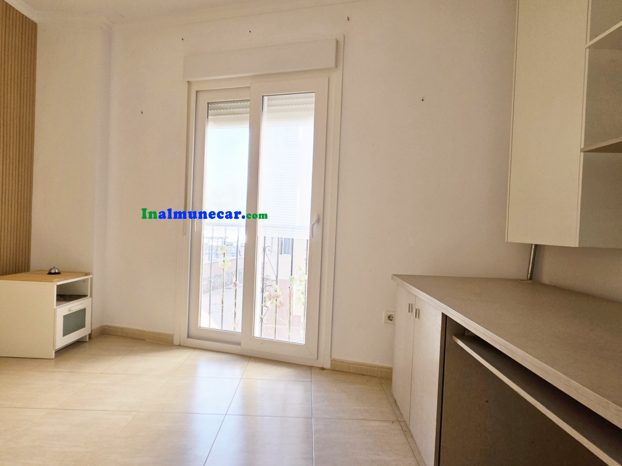 Appartement à vendre dans le centre d’Almuñecar très proche du nouveau marché municipal.