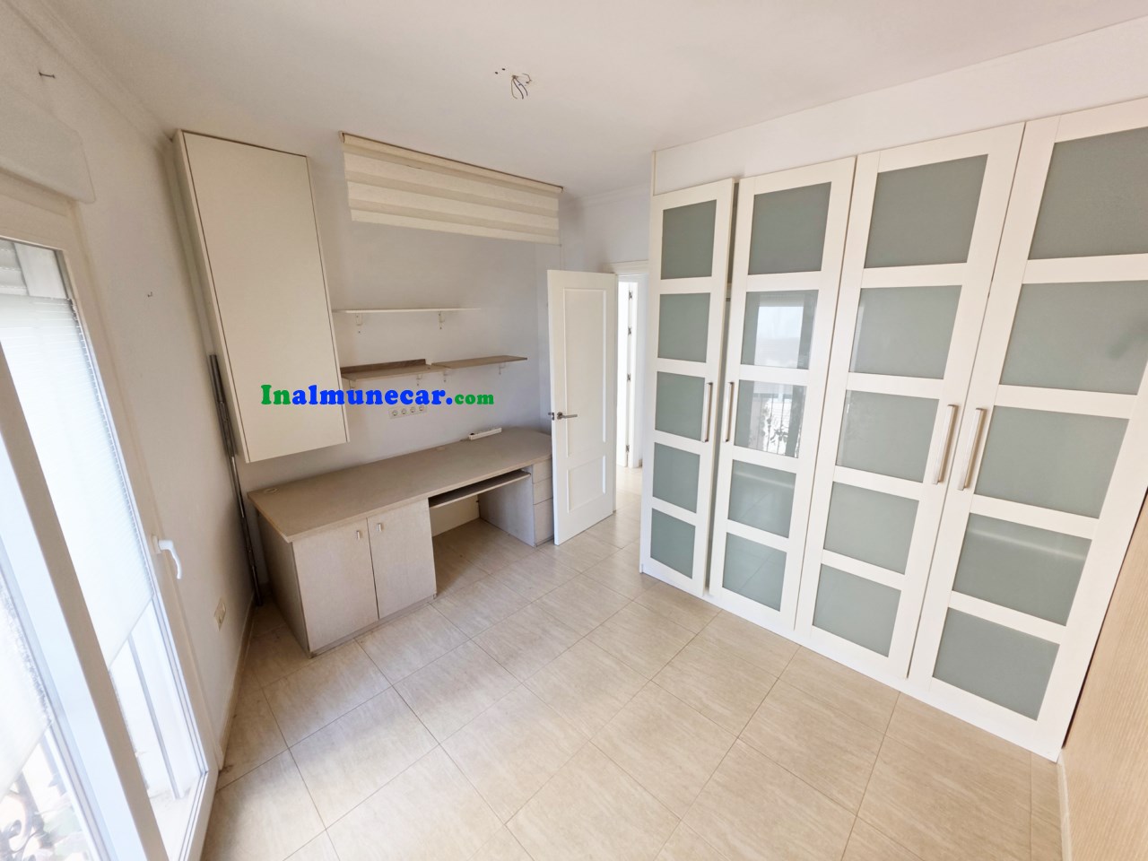 Appartement à vendre dans le centre d’Almuñecar très proche du nouveau marché municipal.