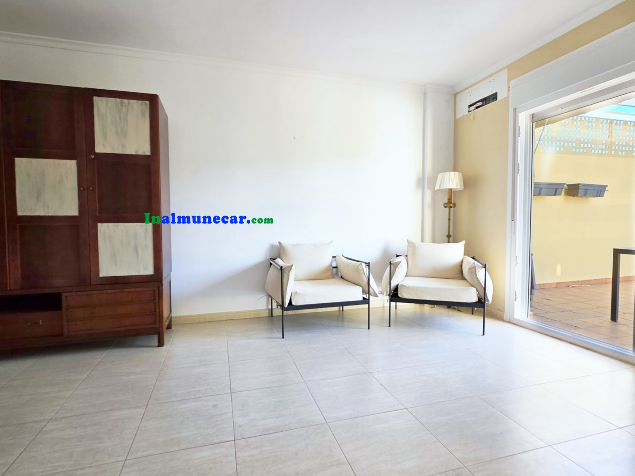 Appartement à vendre dans le centre d’Almuñecar très proche du nouveau marché municipal.