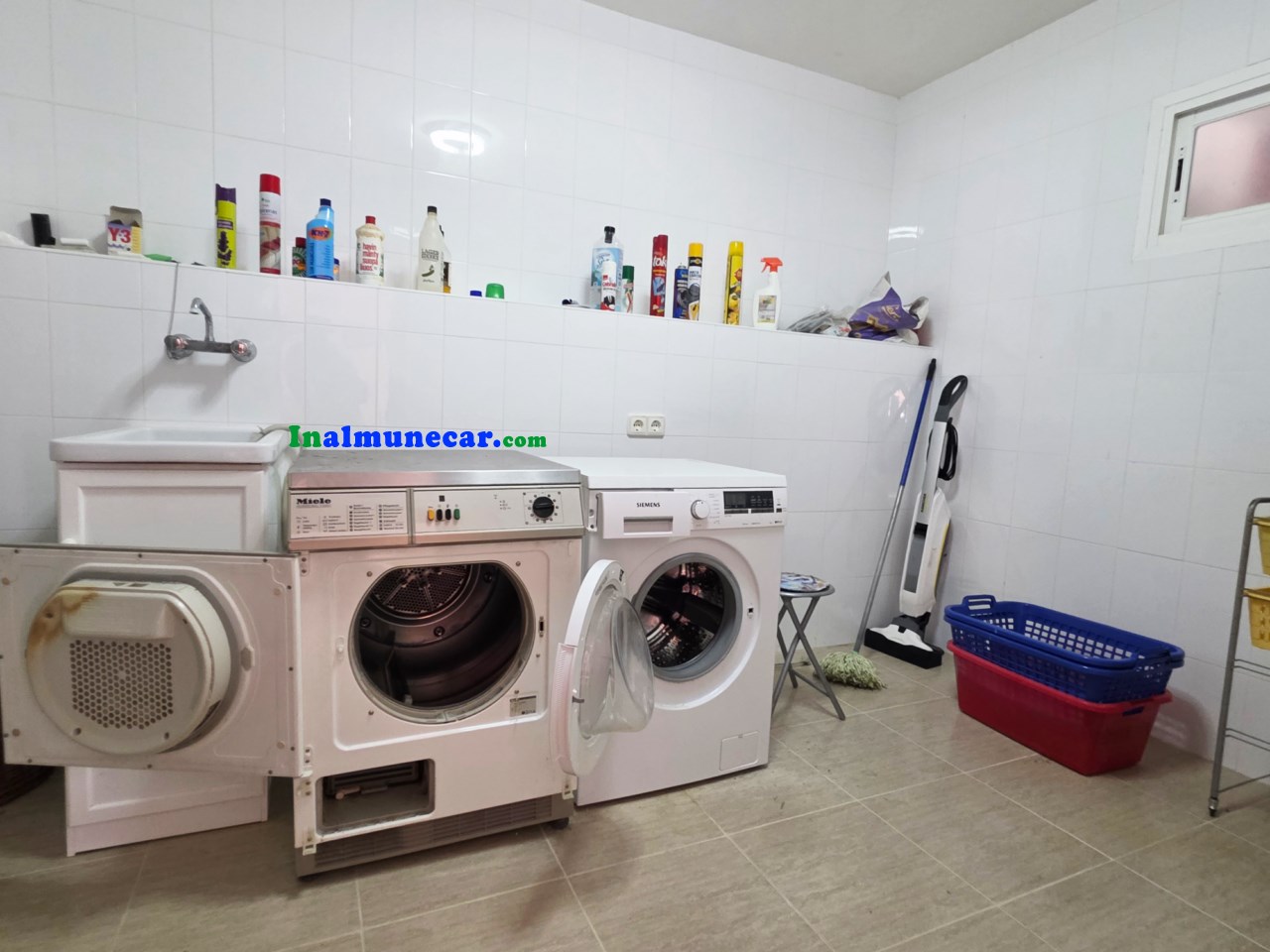 Villa à vendre dans la Calle Maestras La Herradura.