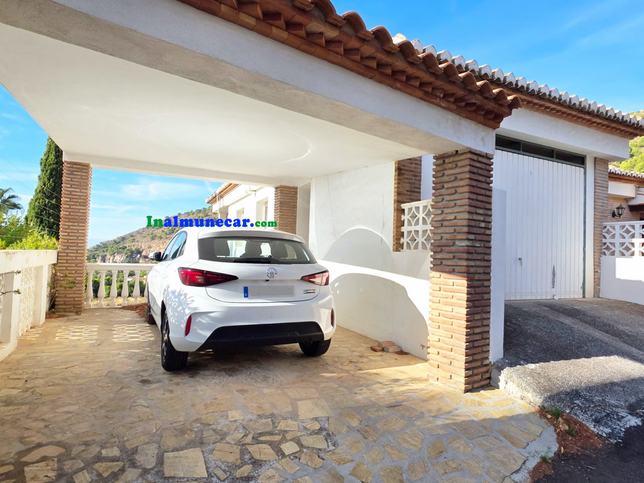 Villa à vendre dans la Calle Maestras La Herradura.