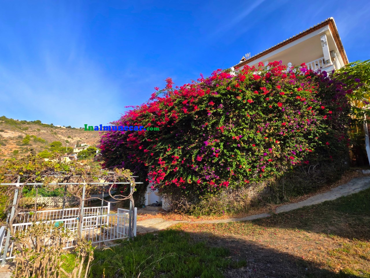 Villa à vendre dans la Calle Maestras La Herradura.