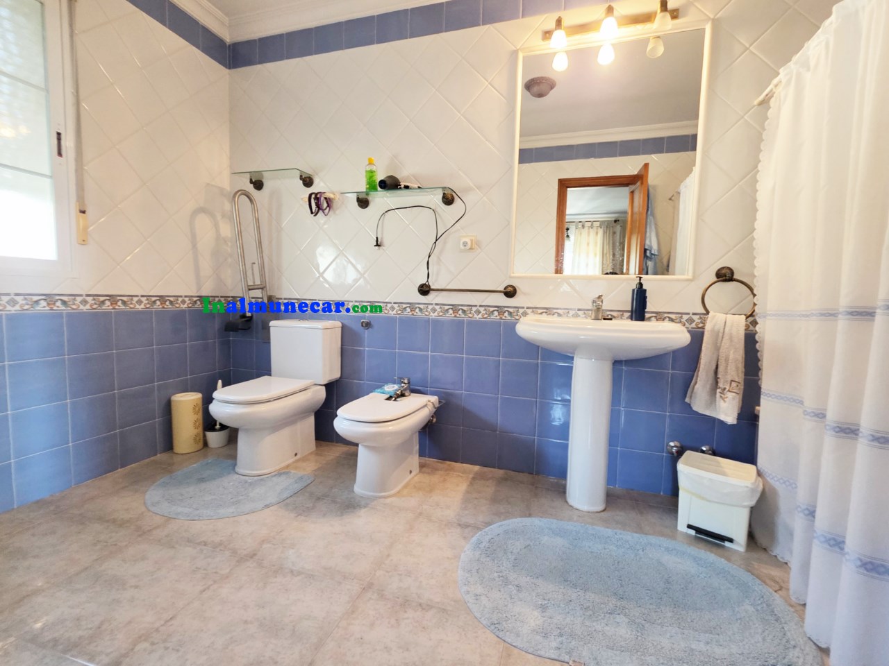 Villa à vendre dans la Calle Maestras La Herradura.