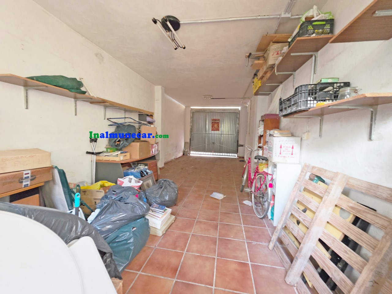 Casa adosada en venta en Almuñécar con terraza y 2 cocheras