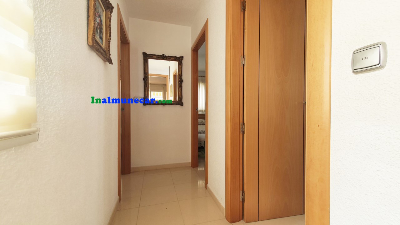 Till salu i Almuñecar penthouse i Playa El Tesorillo med stängt garage