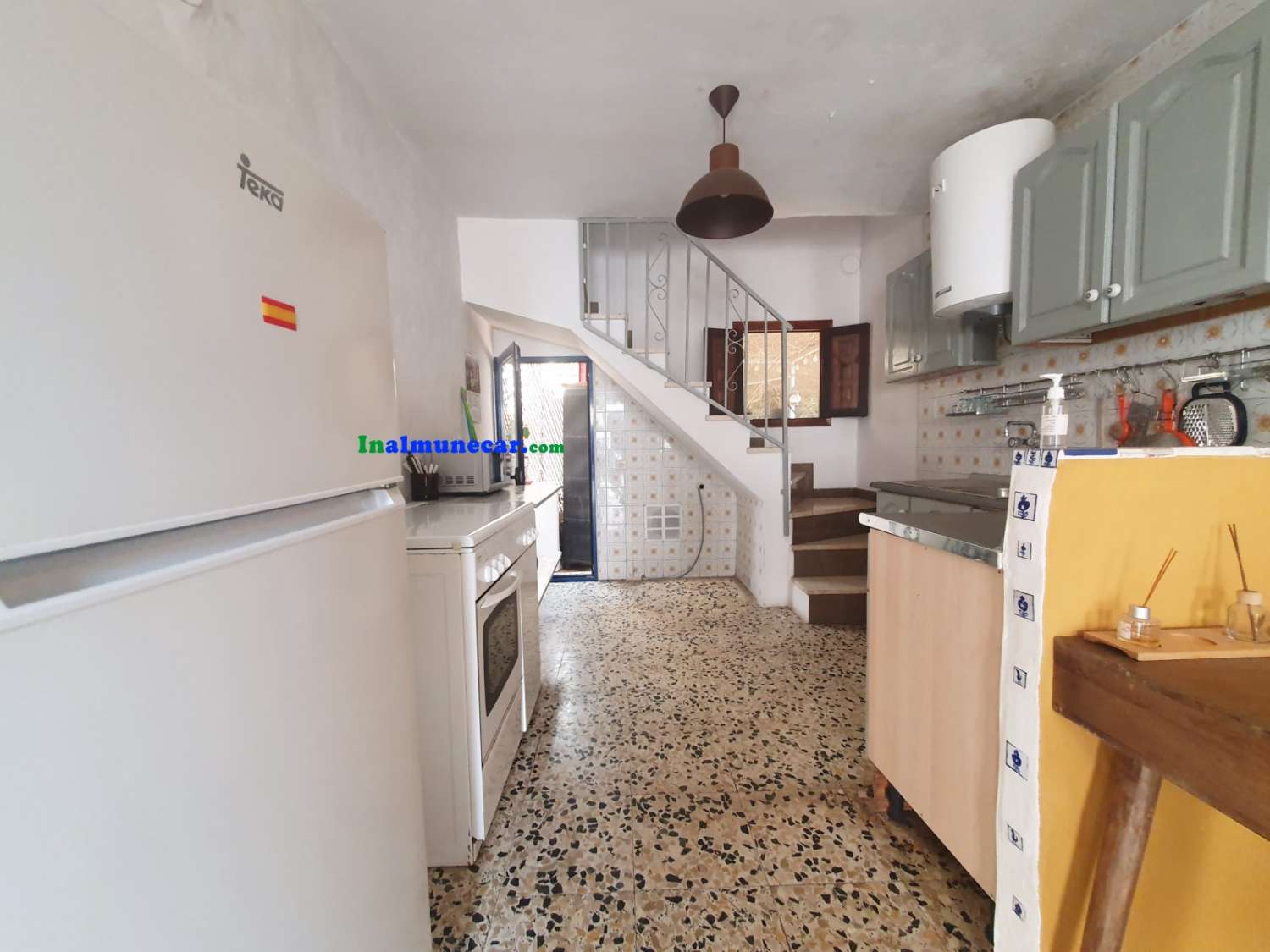 Pretty townhouse for rent, with private patio