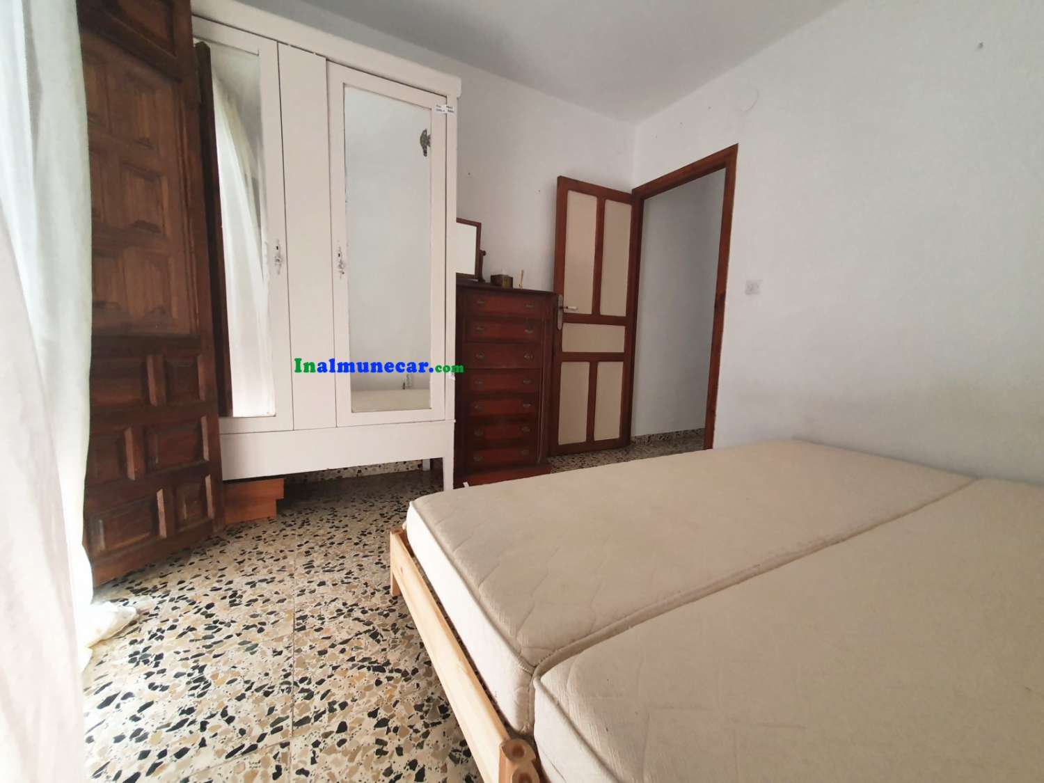 Pretty townhouse for rent, with private patio