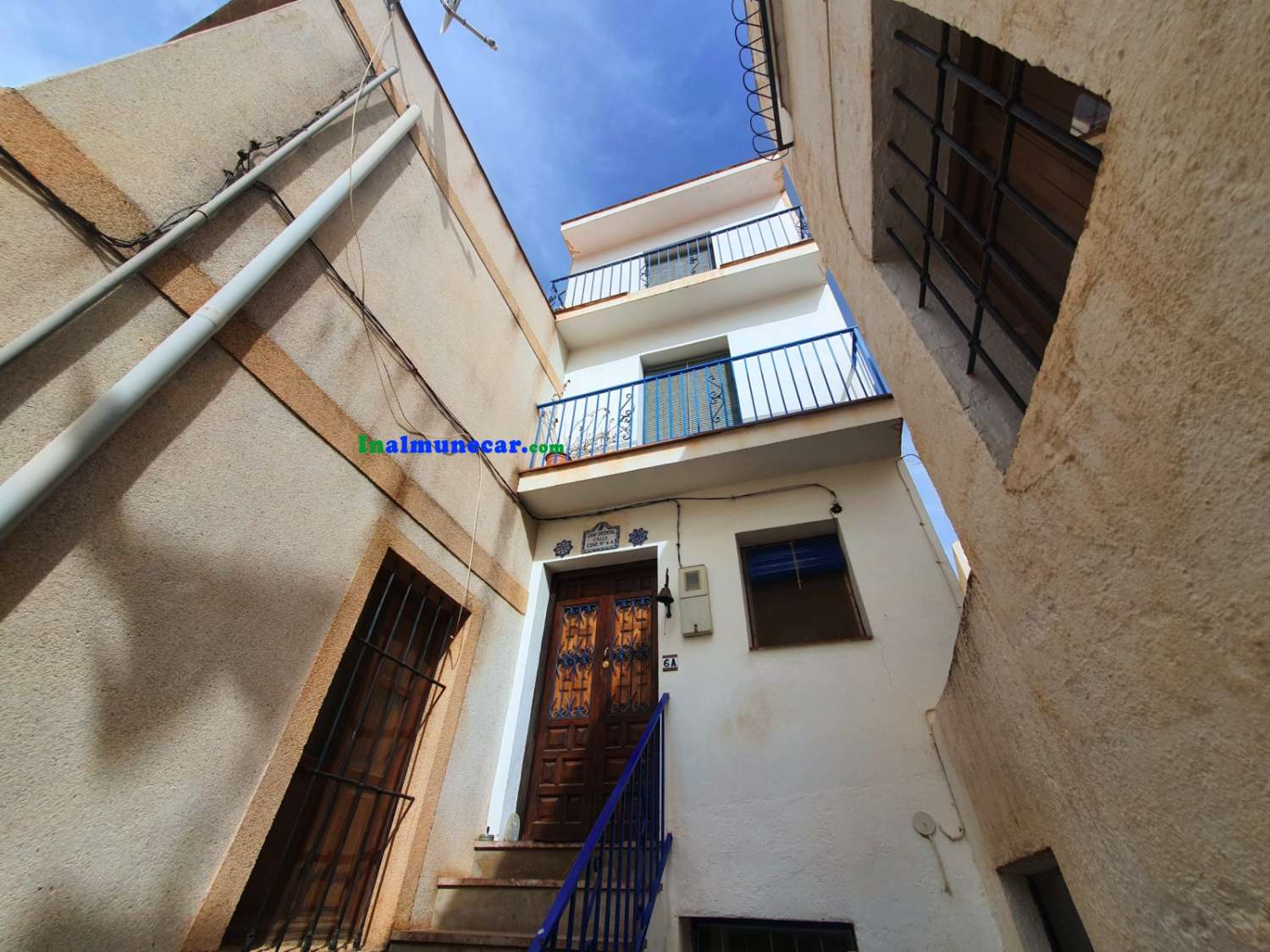 Pretty townhouse for rent, with private patio