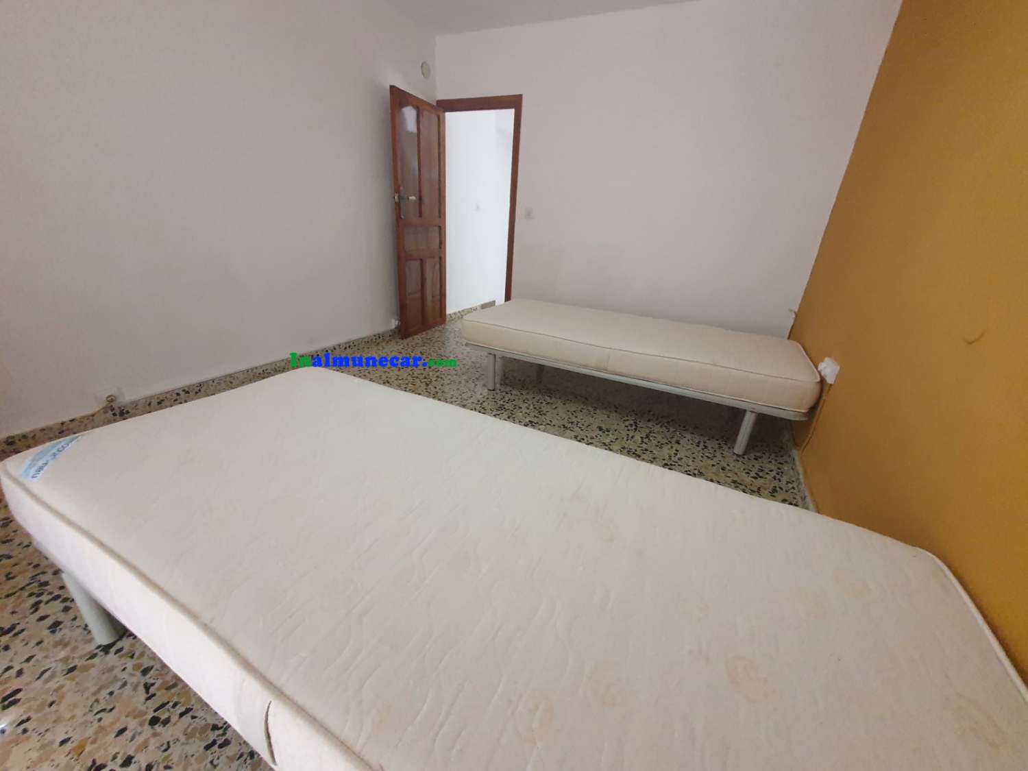 Pretty townhouse for rent, with private patio