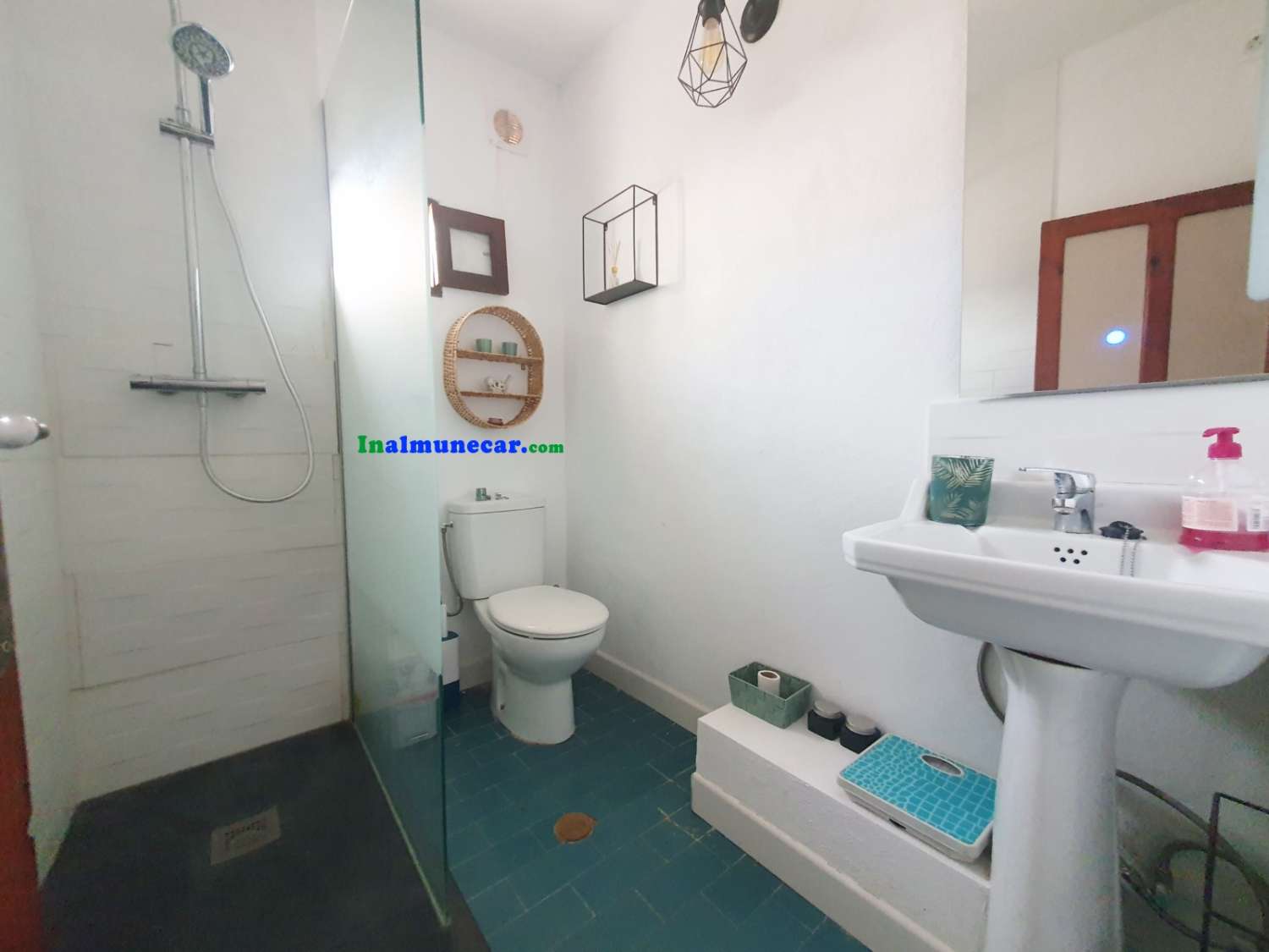 Pretty townhouse for rent, with private patio