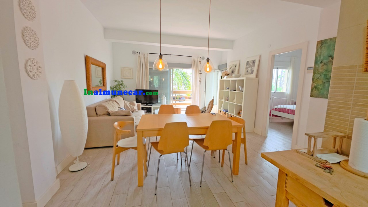 APARTMENT FOR SALE ON THE BEACHFRONT WITH PARKING SPACE.