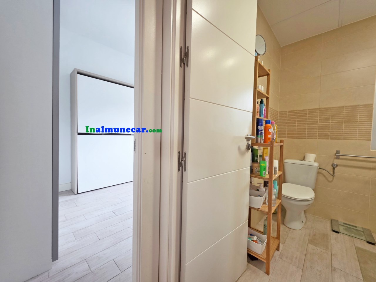 APARTMENT FOR SALE ON THE BEACHFRONT WITH PARKING SPACE.