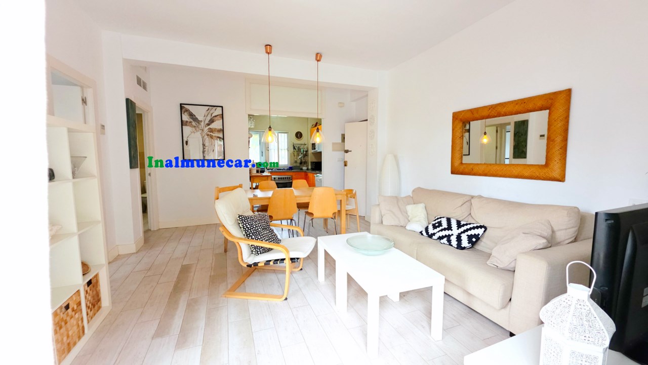 APARTMENT FOR SALE ON THE BEACHFRONT WITH PARKING SPACE.