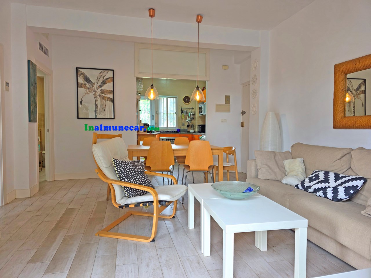 APARTMENT FOR SALE ON THE BEACHFRONT WITH PARKING SPACE.