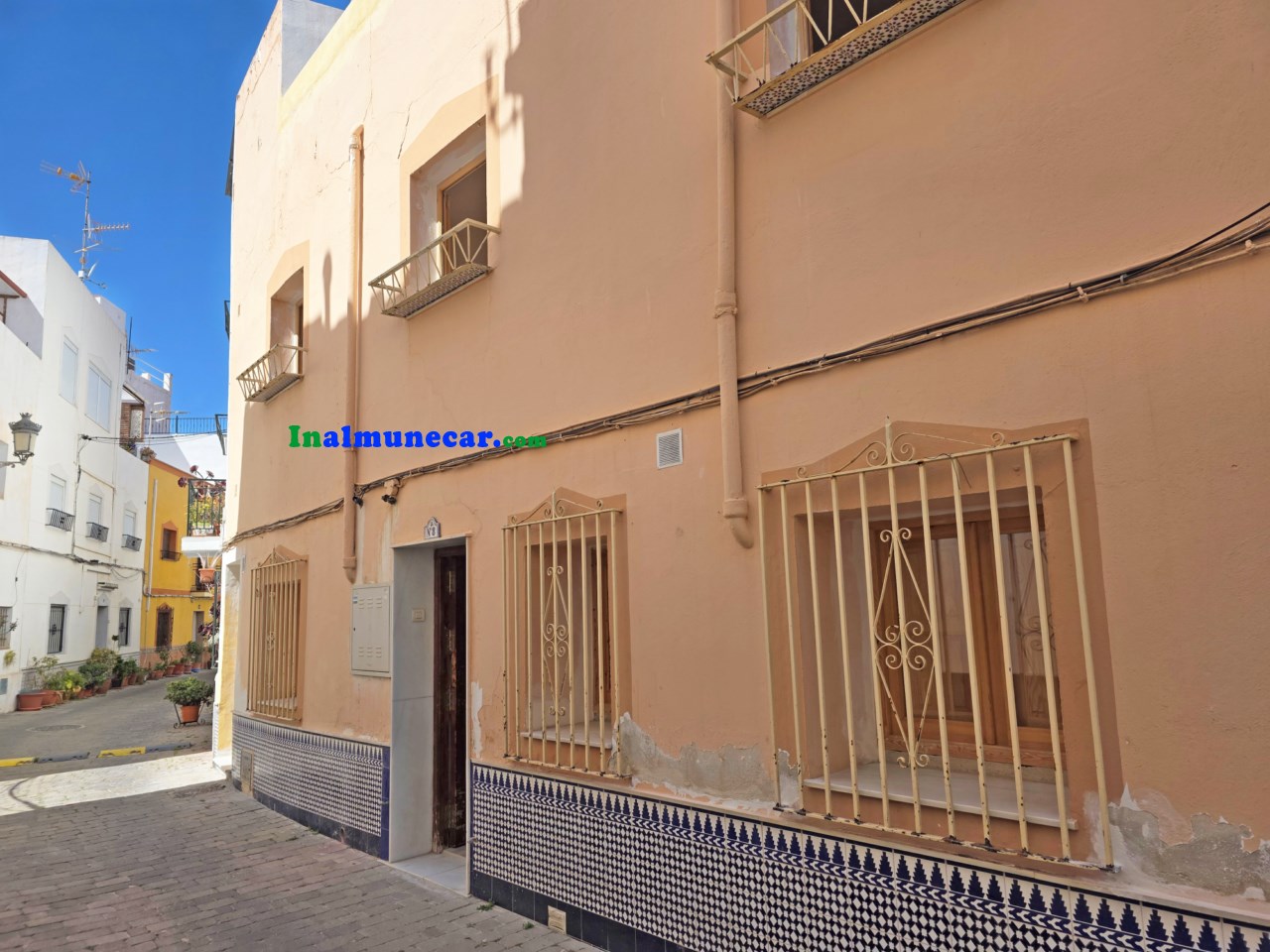 Casa de Pueblo en venta en Almuñécar, en el centro del casco histórico.
