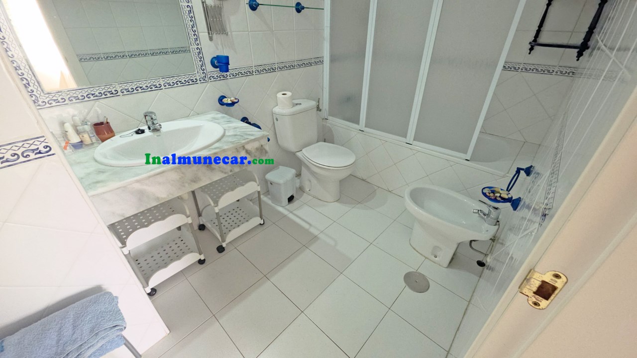 Amplio piso en alquiler para meses de verano en Almuñecar